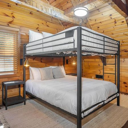 The Dudley Cabins By Avantstay Sevierville Exterior foto