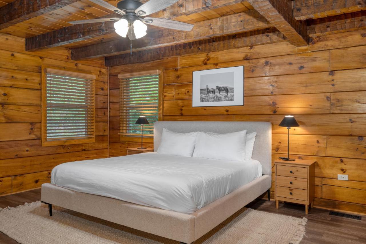 The Dudley Cabins By Avantstay Sevierville Exterior foto