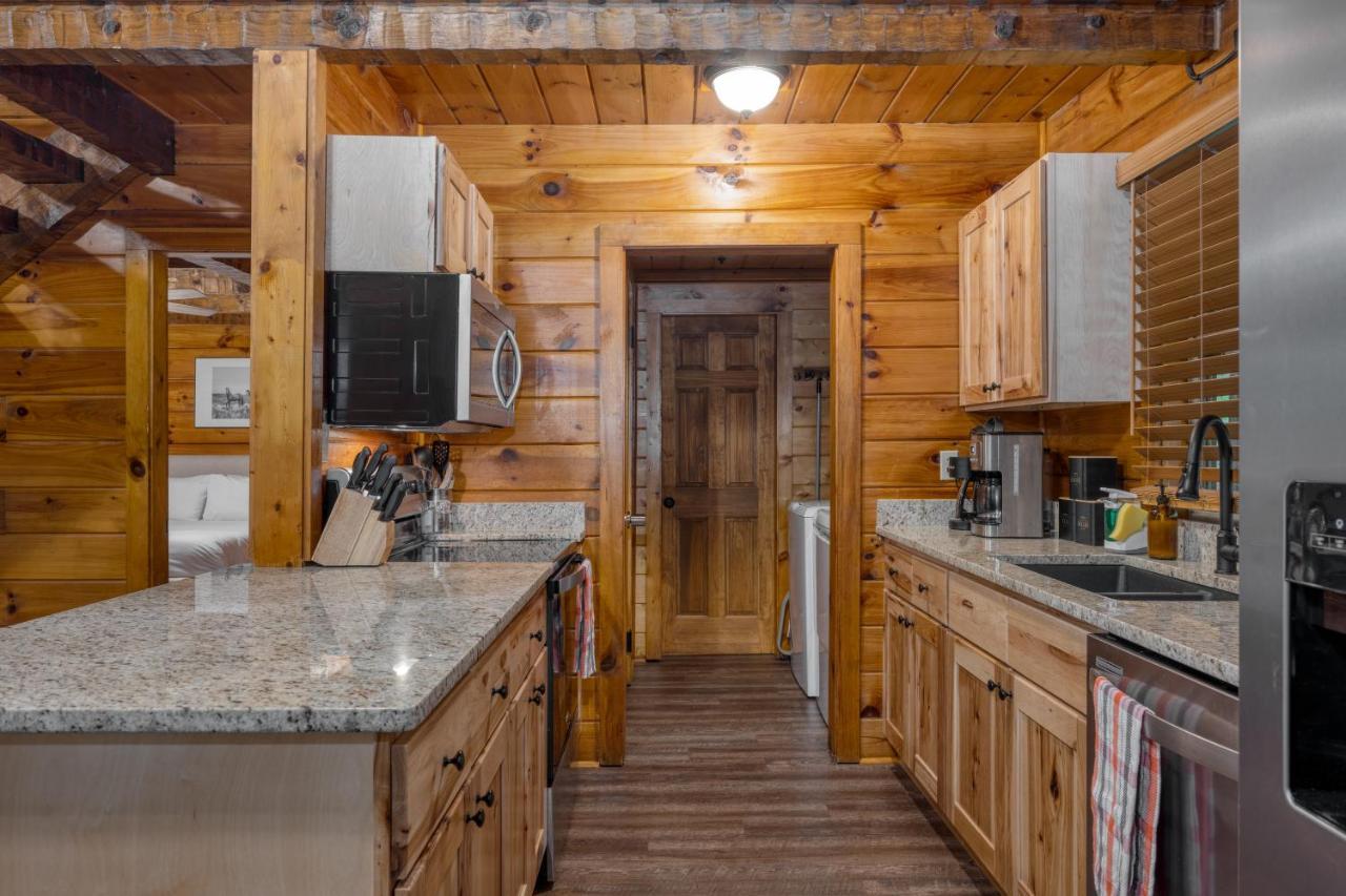 The Dudley Cabins By Avantstay Sevierville Exterior foto